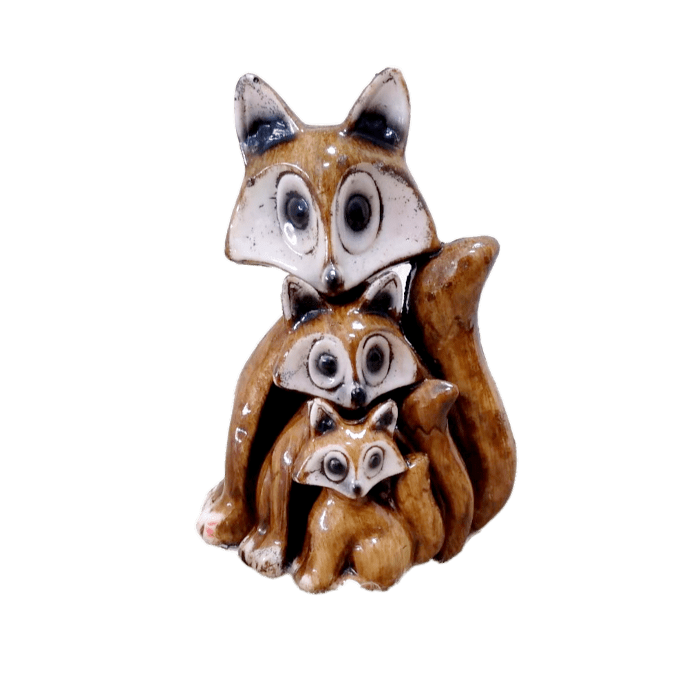 مجسمه پلی‌استری خانواده روباه تو در تو به رنگ چوبی