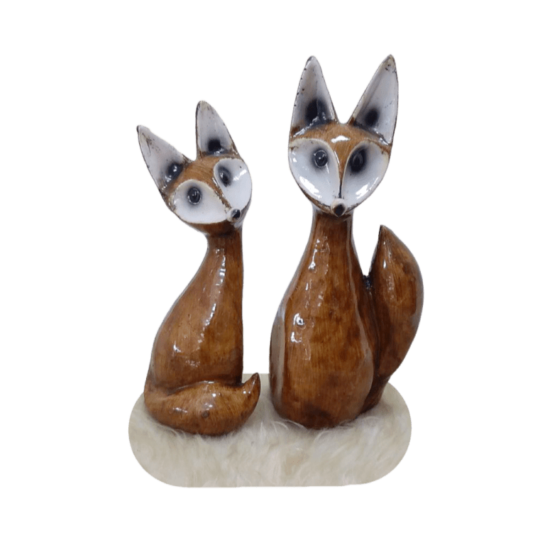 مجسمه پلی‌استری خانواده روباه به رنگ چوبی